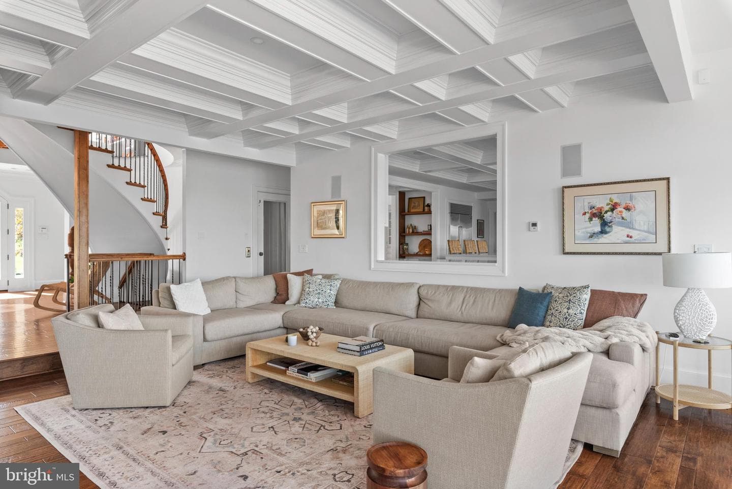 803 Coachway photo 22