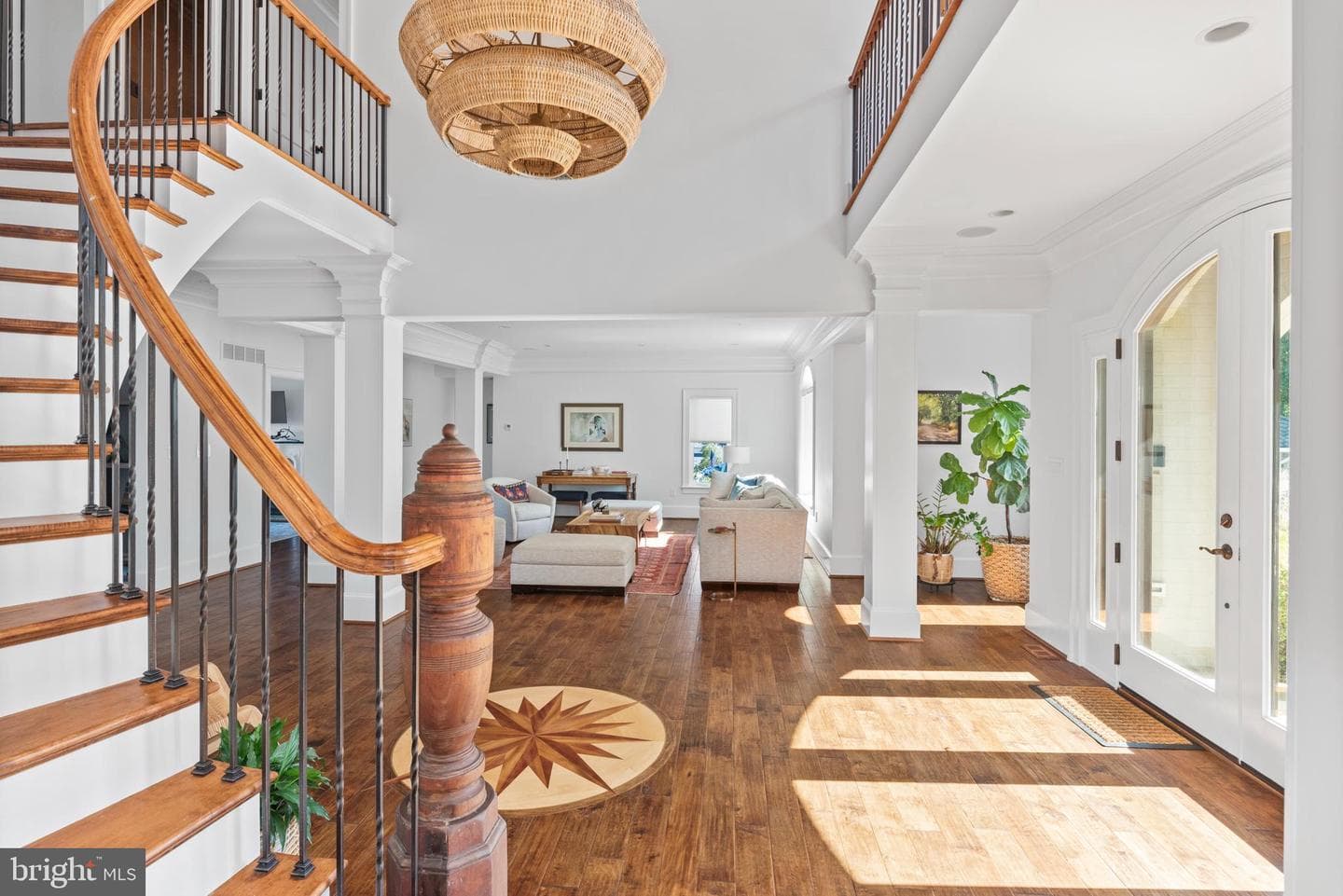 803 Coachway photo 36