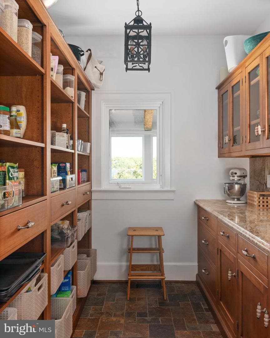 803 Coachway photo 45