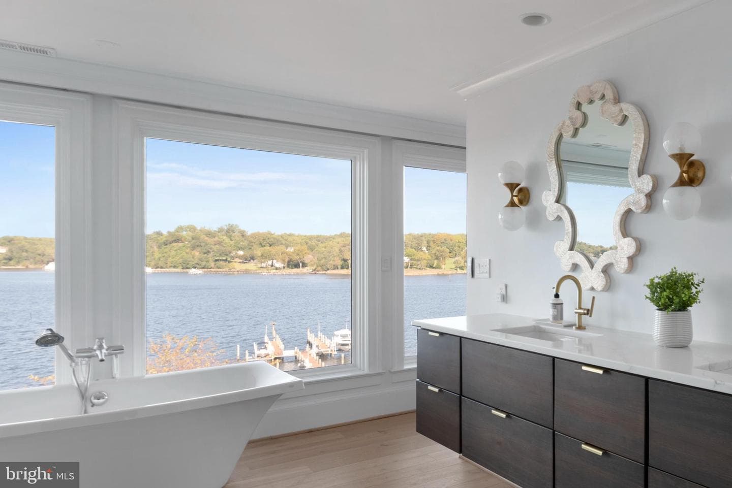 803 Coachway photo 61