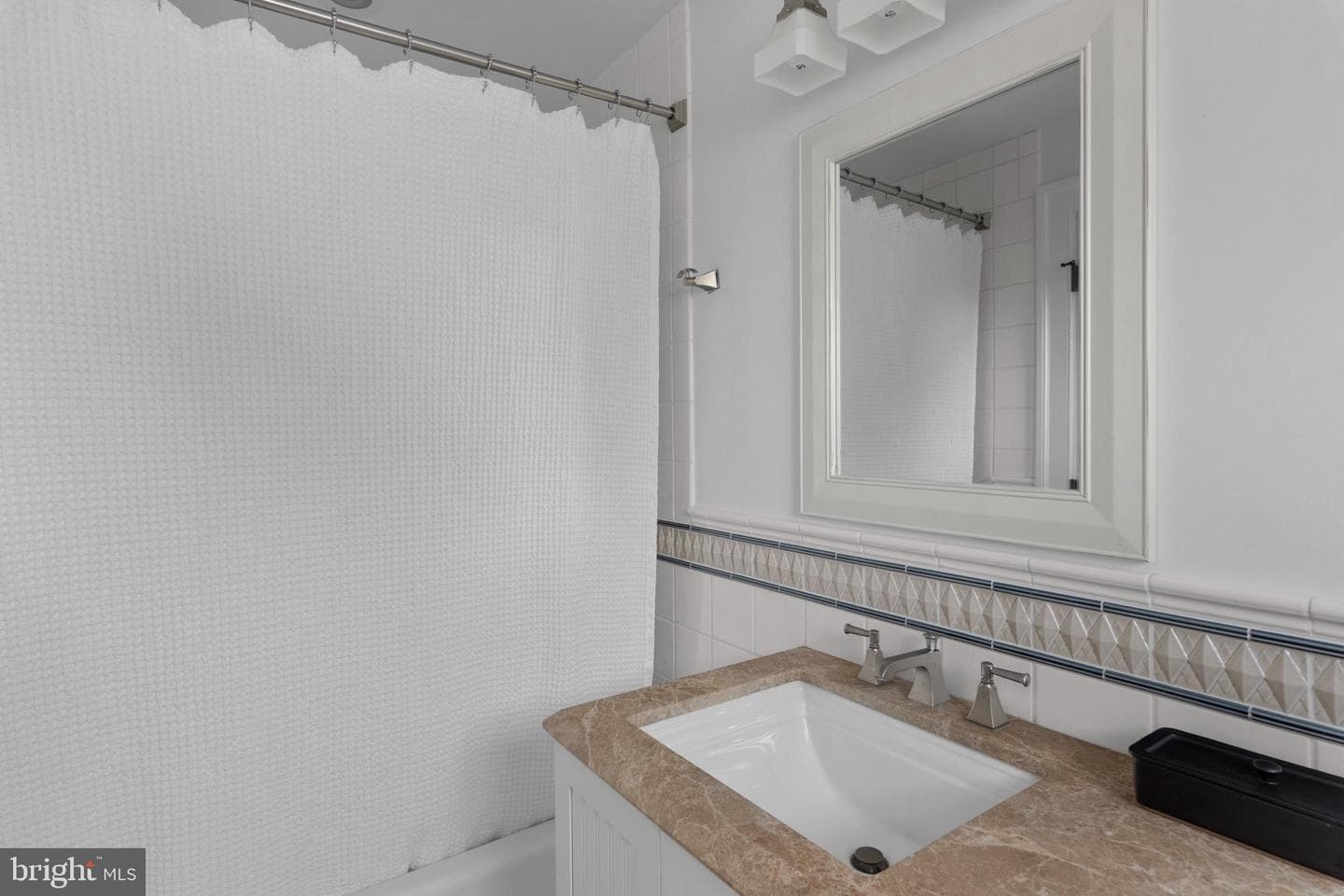 803 Coachway photo 68
