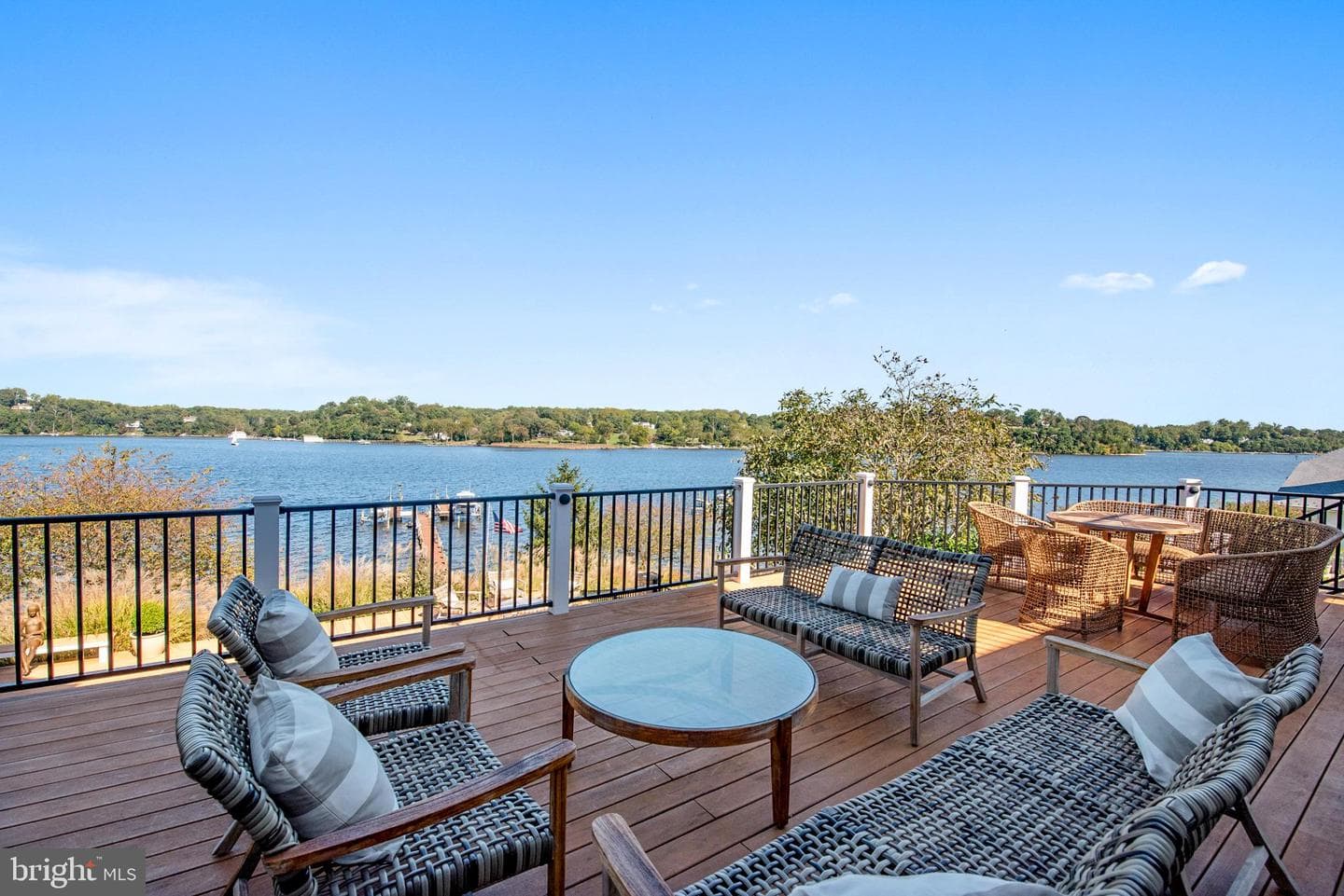803 Coachway photo 7