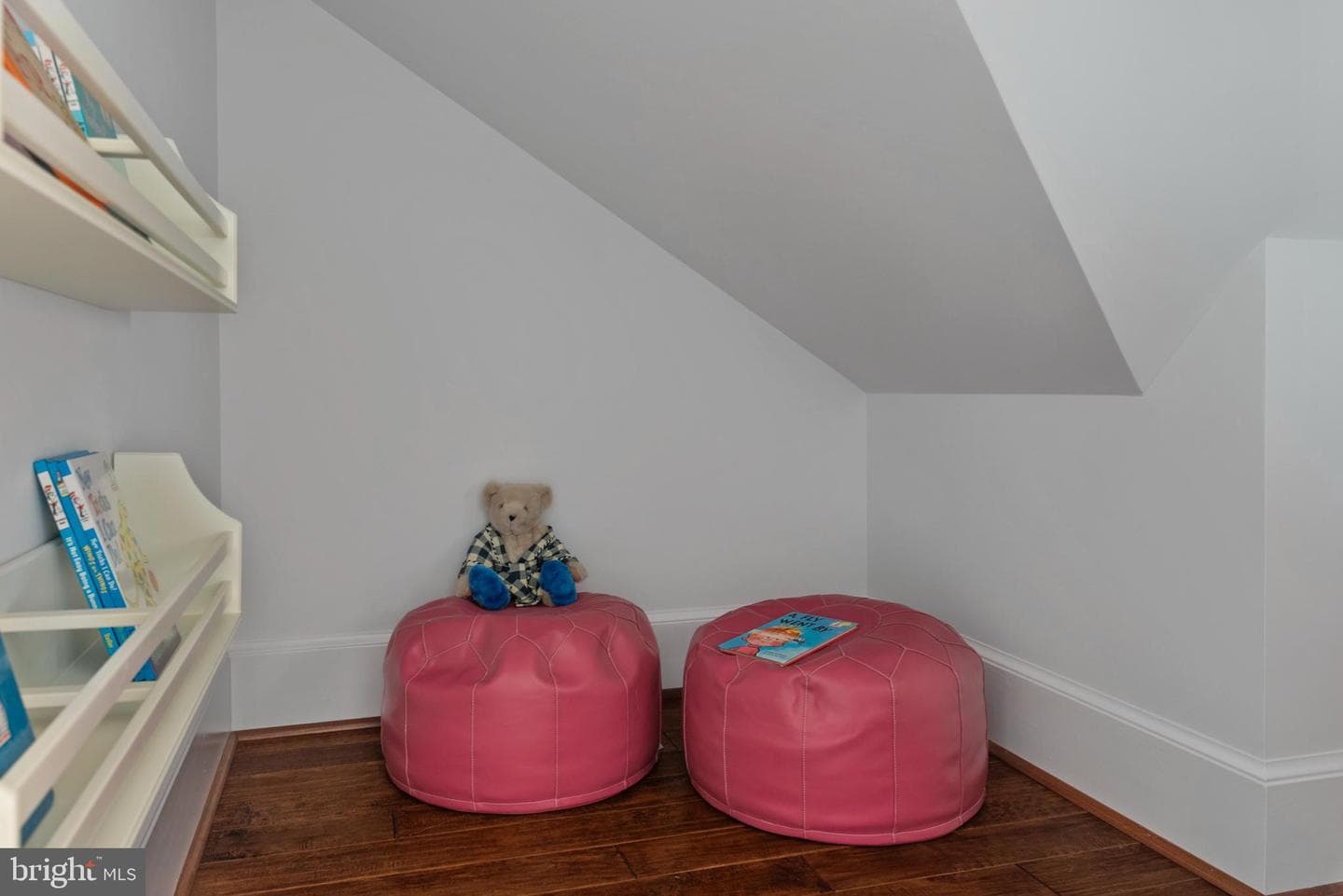 803 Coachway photo 70