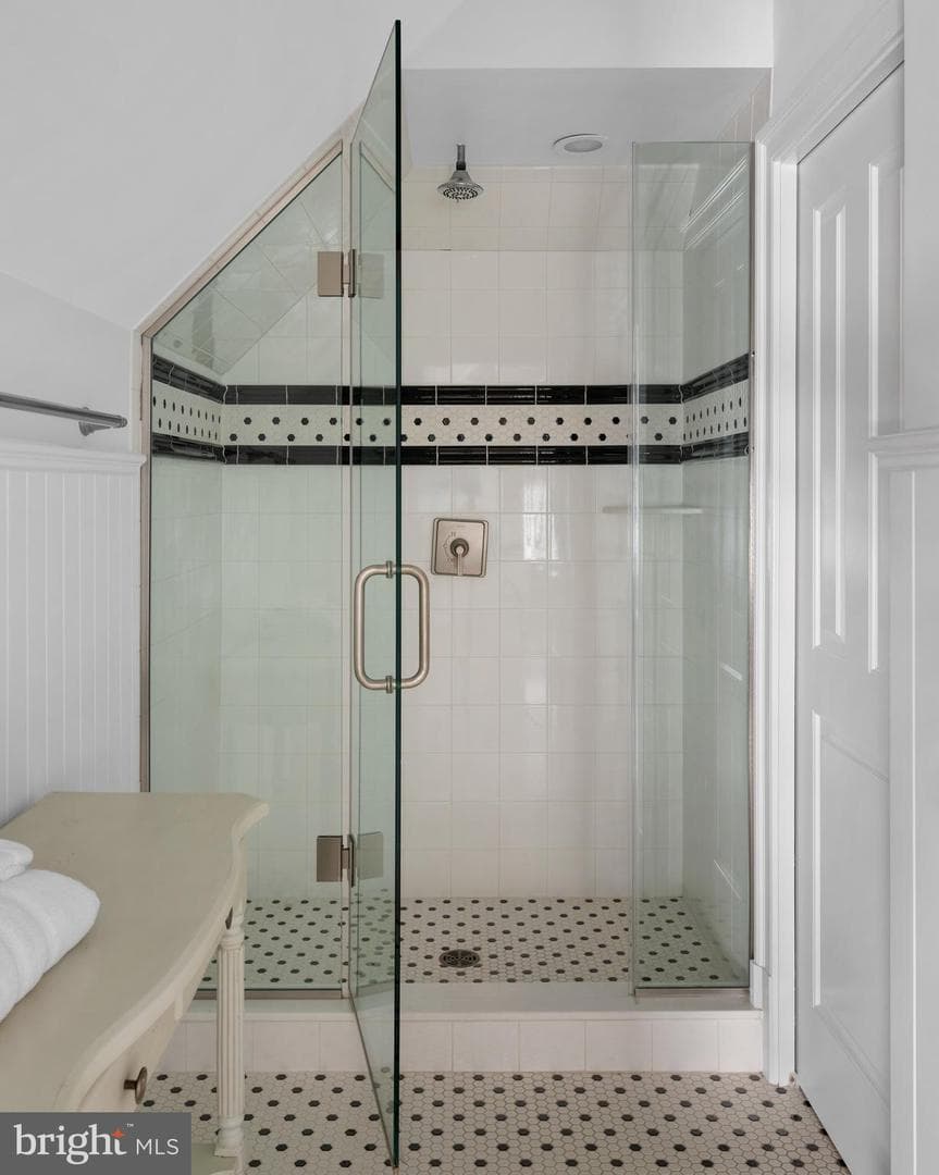 803 Coachway photo 79