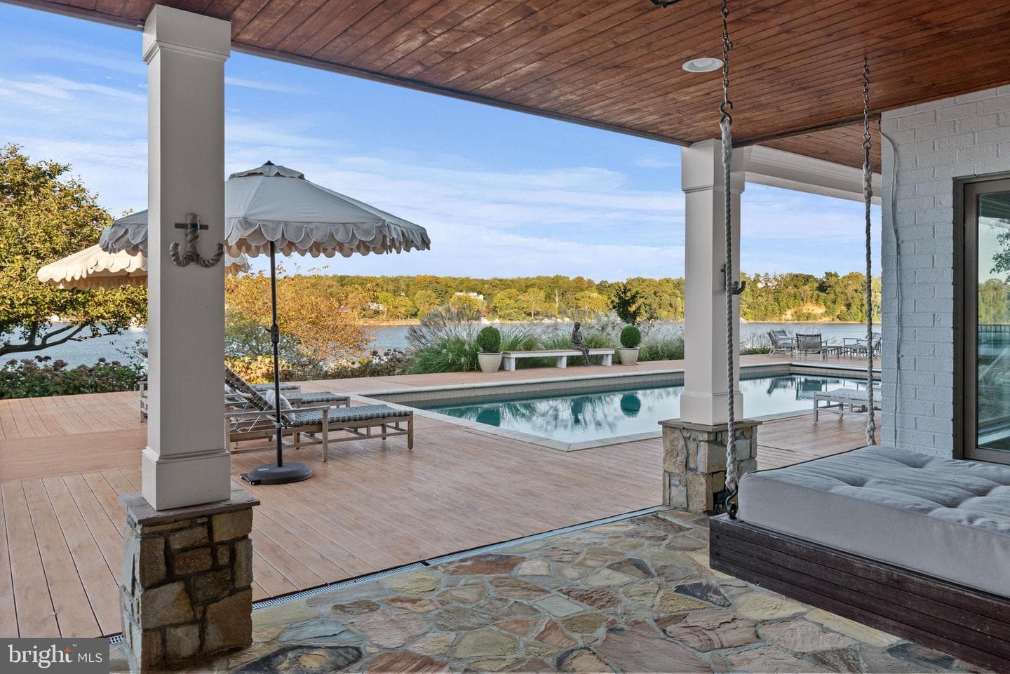 803 Coachway photo 98