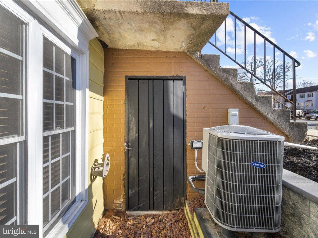 1524 Lowell Court photo 16