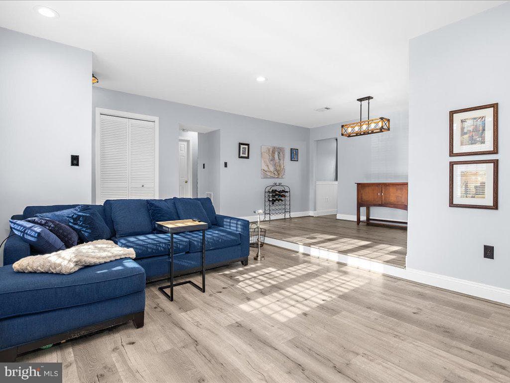 1524 Lowell Court photo 4