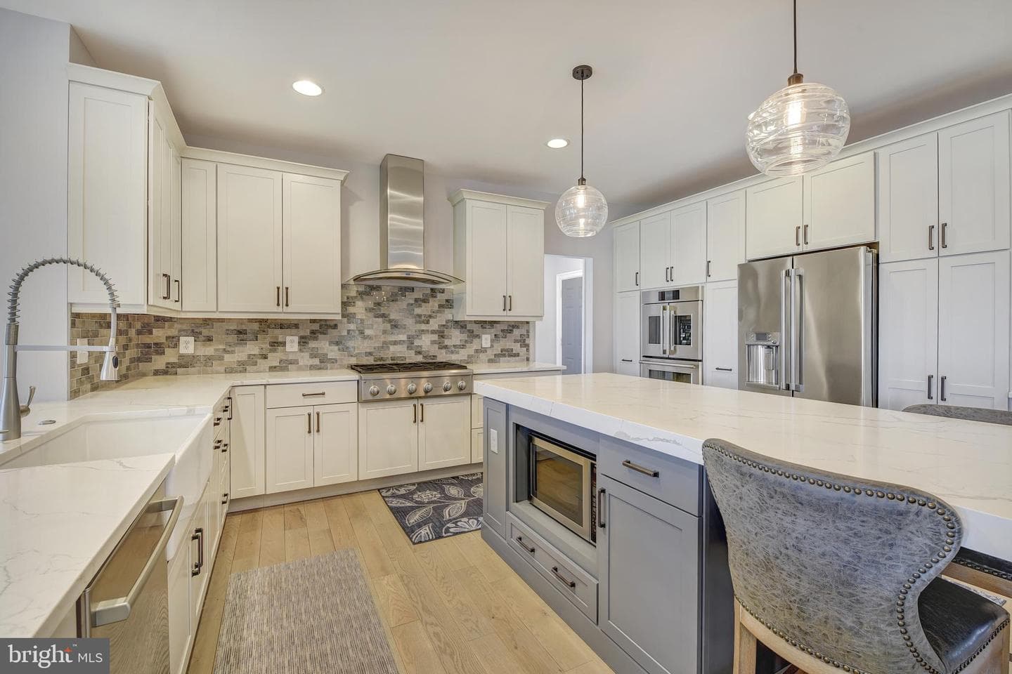 8938 Sahalee Court photo 2