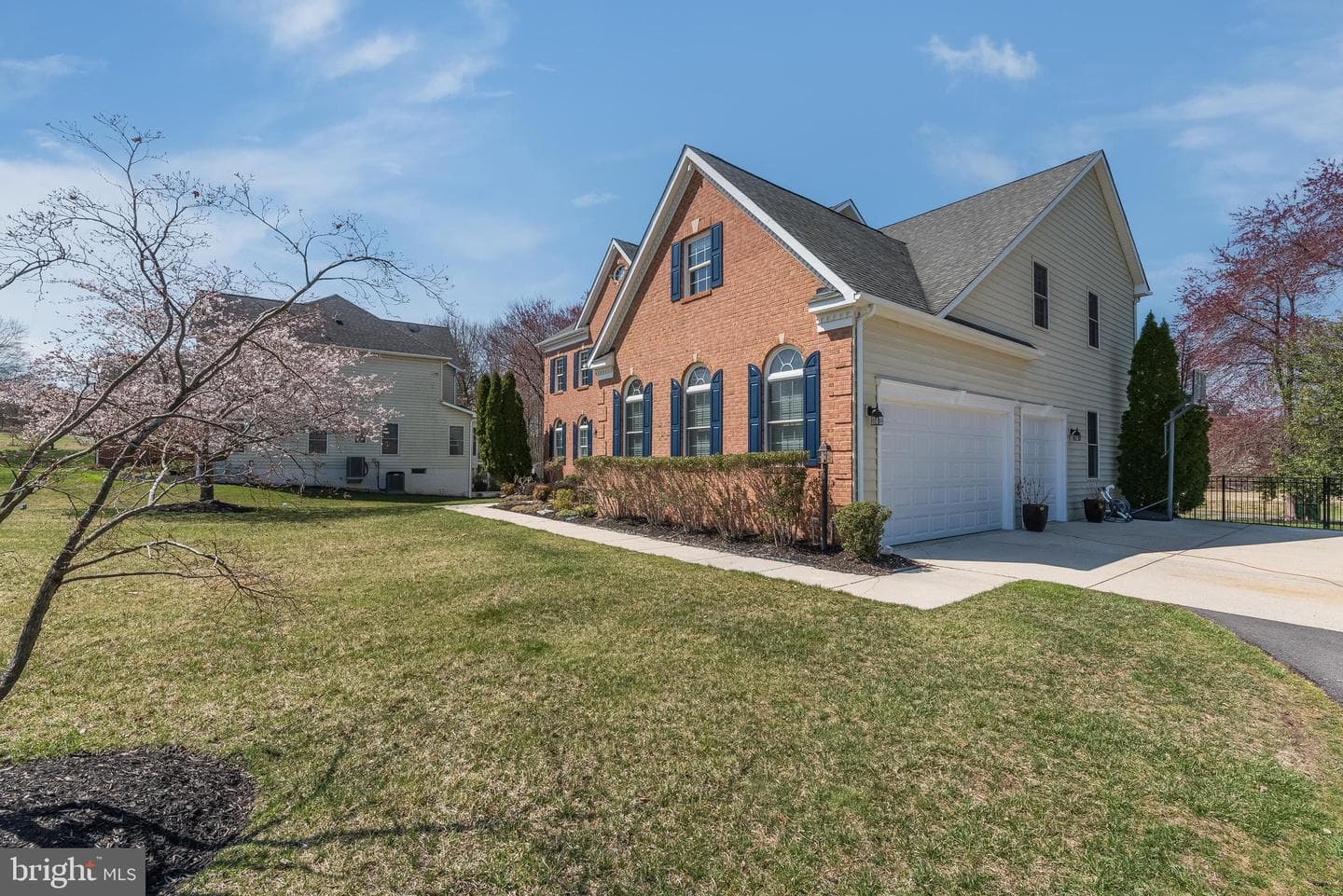 8938 Sahalee Court photo 6