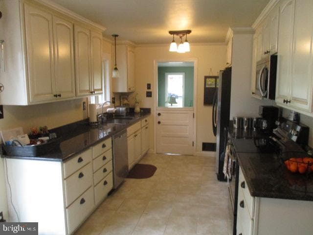 516 White Oak Drive photo 10