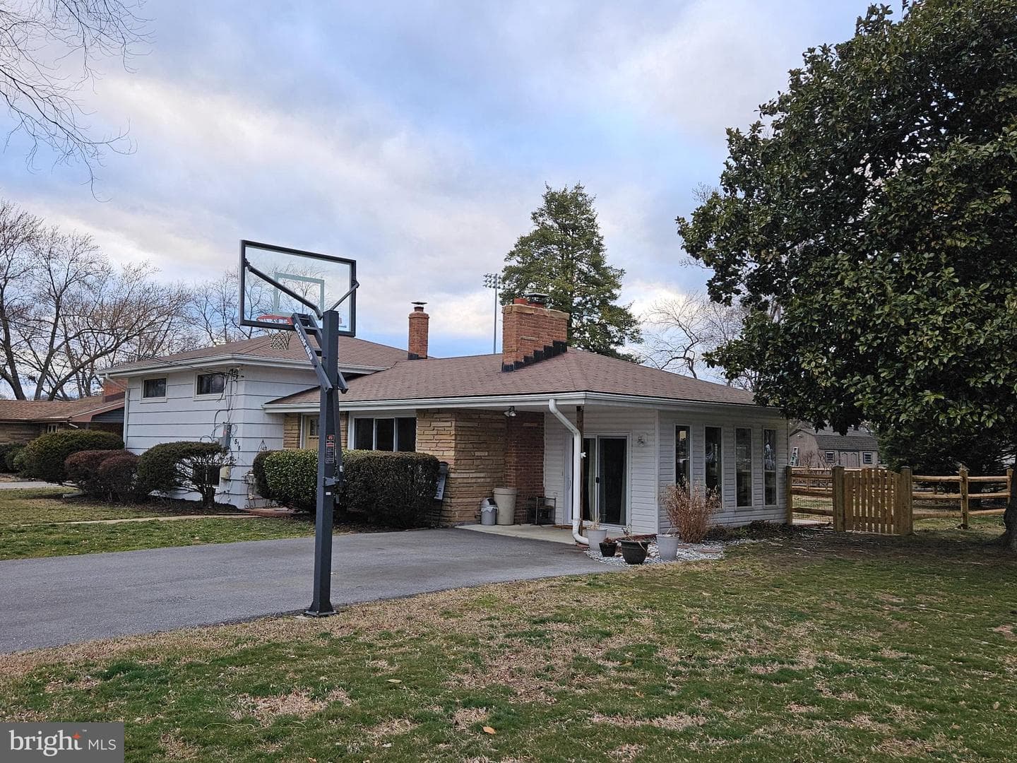 516 White Oak Drive photo 6