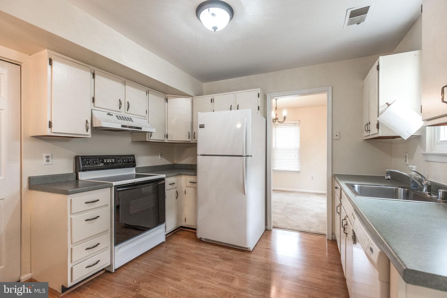 2454 Yarmouth Lane photo 11