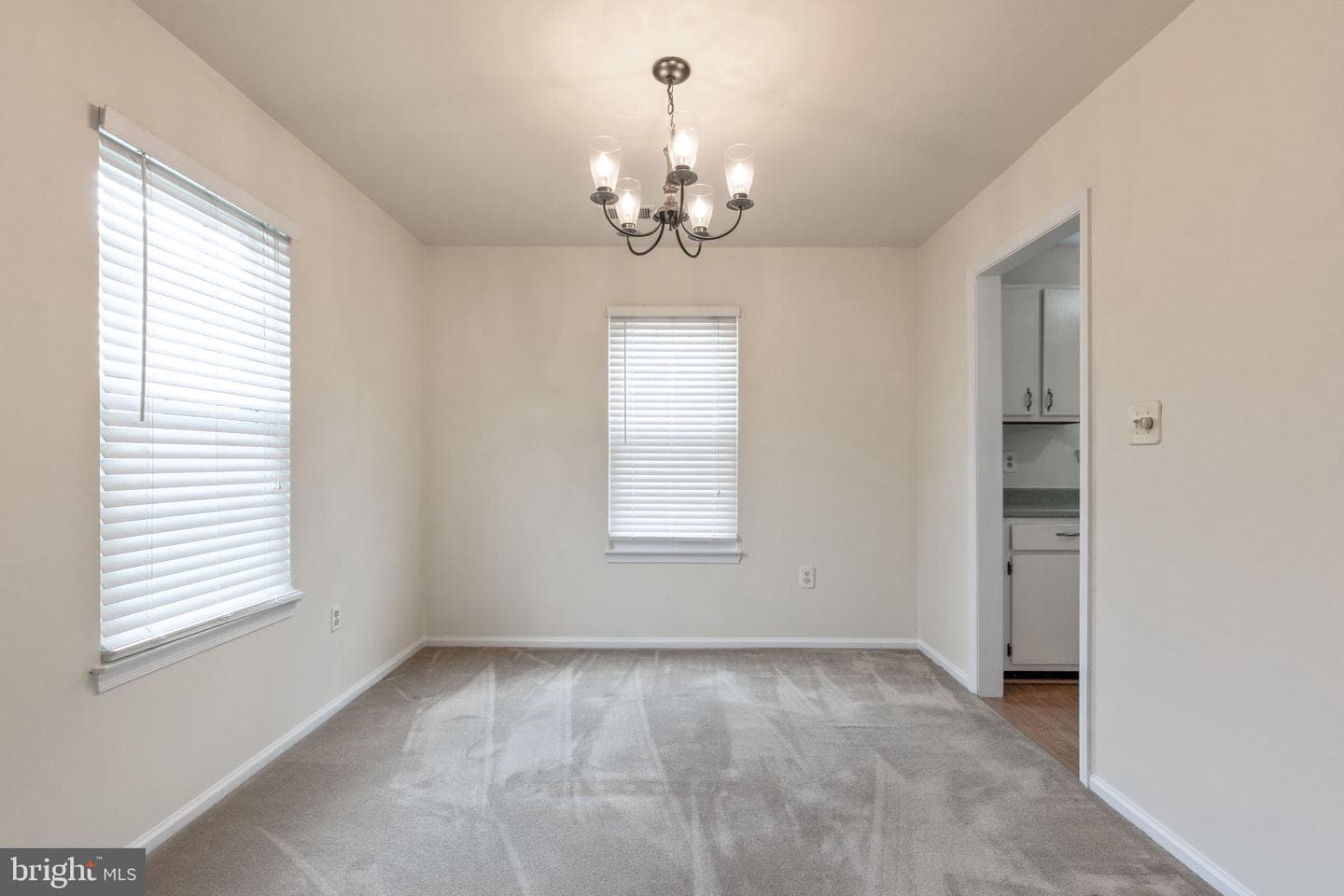 2454 Yarmouth Lane photo 17