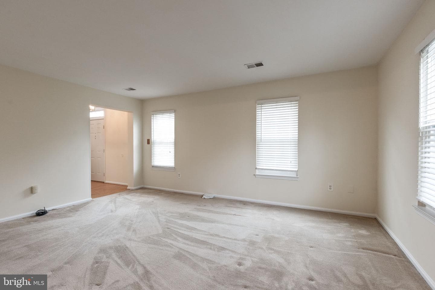 2454 Yarmouth Lane photo 19
