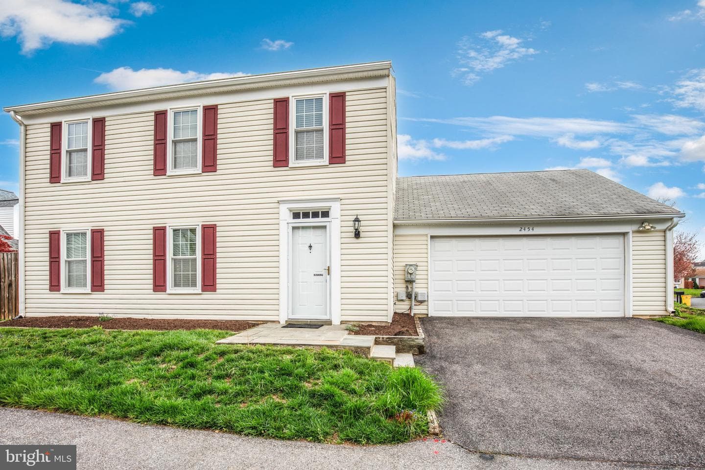 2454 Yarmouth Lane photo 2