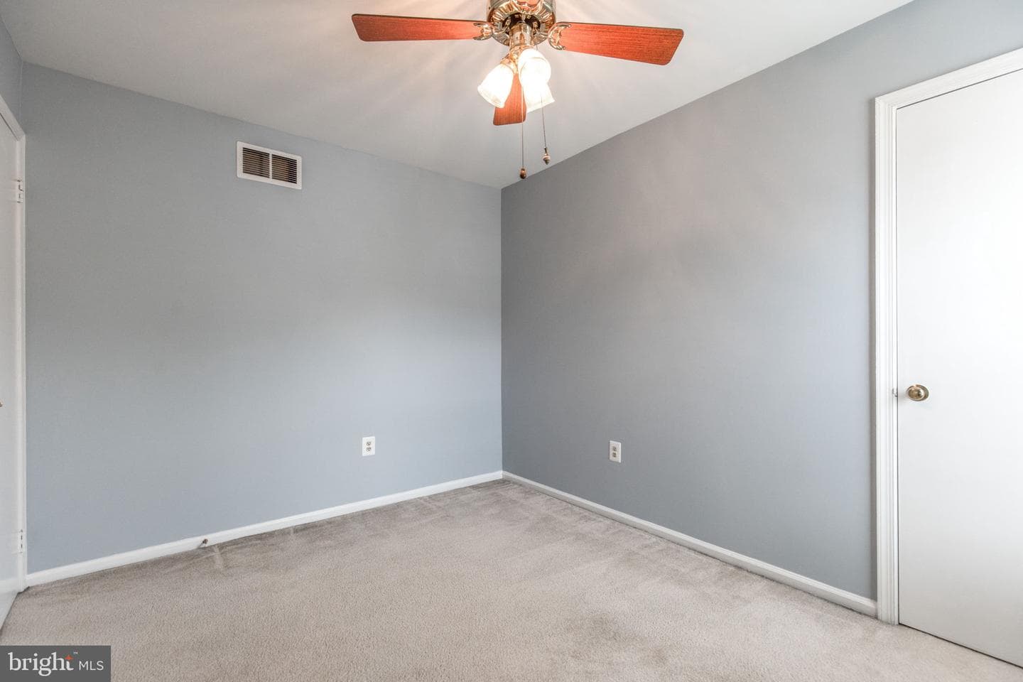 2454 Yarmouth Lane photo 20