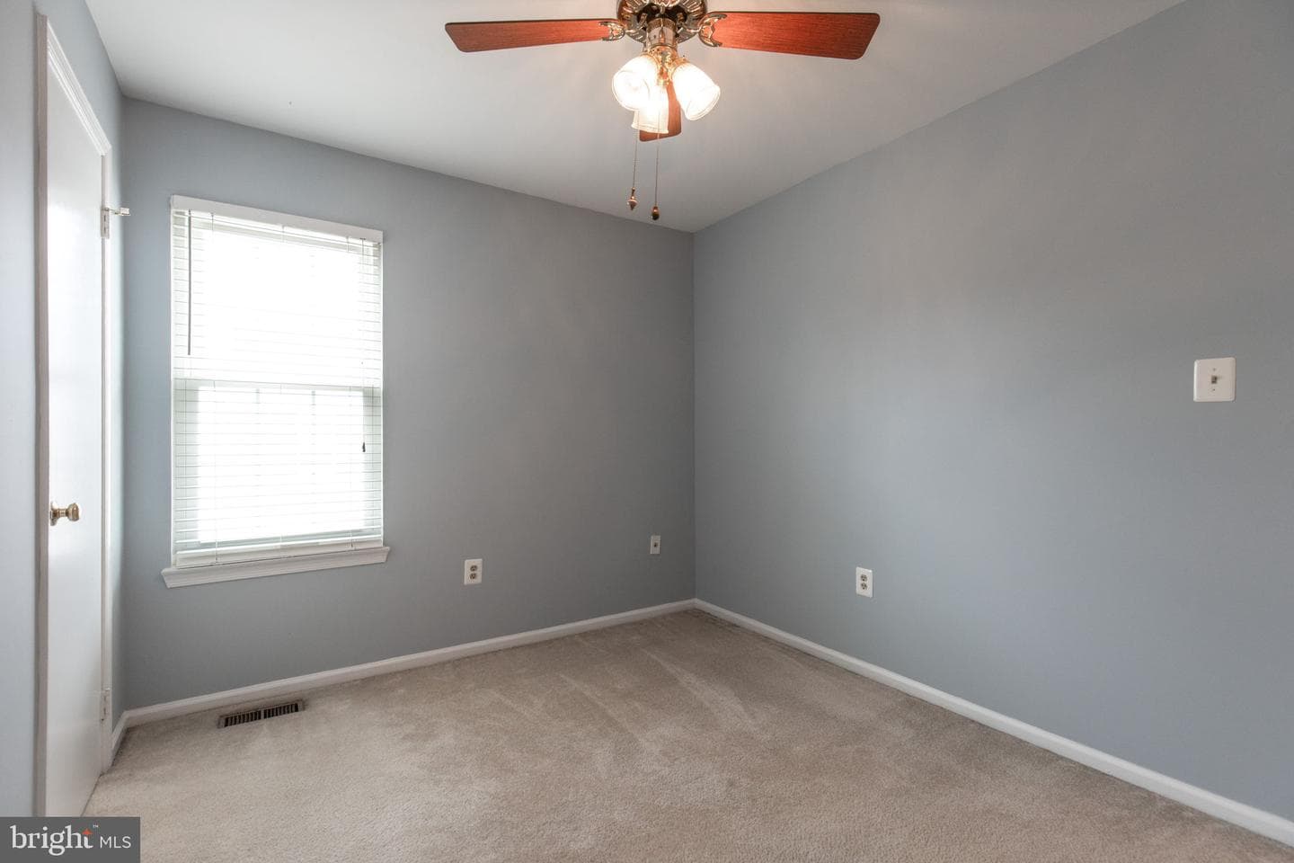 2454 Yarmouth Lane photo 21