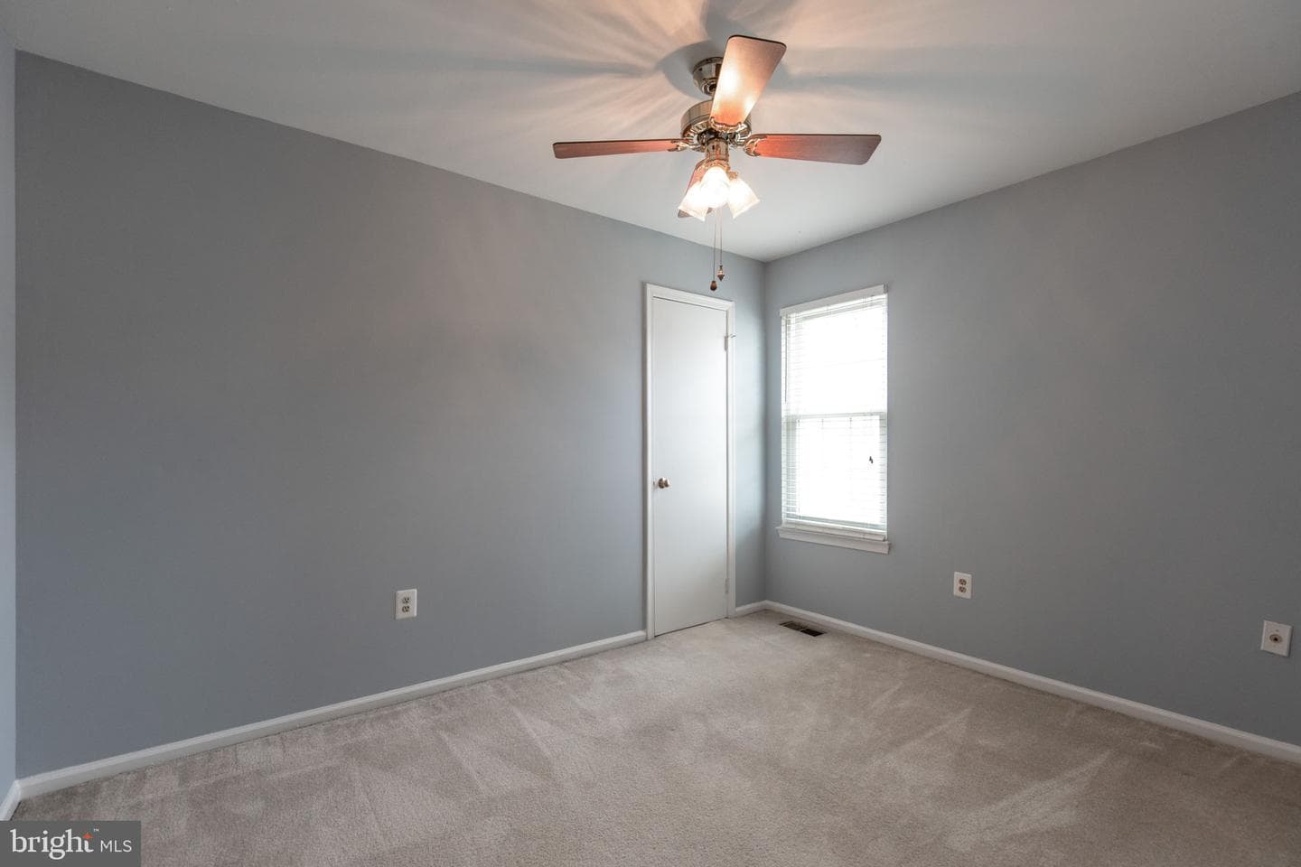 2454 Yarmouth Lane photo 22