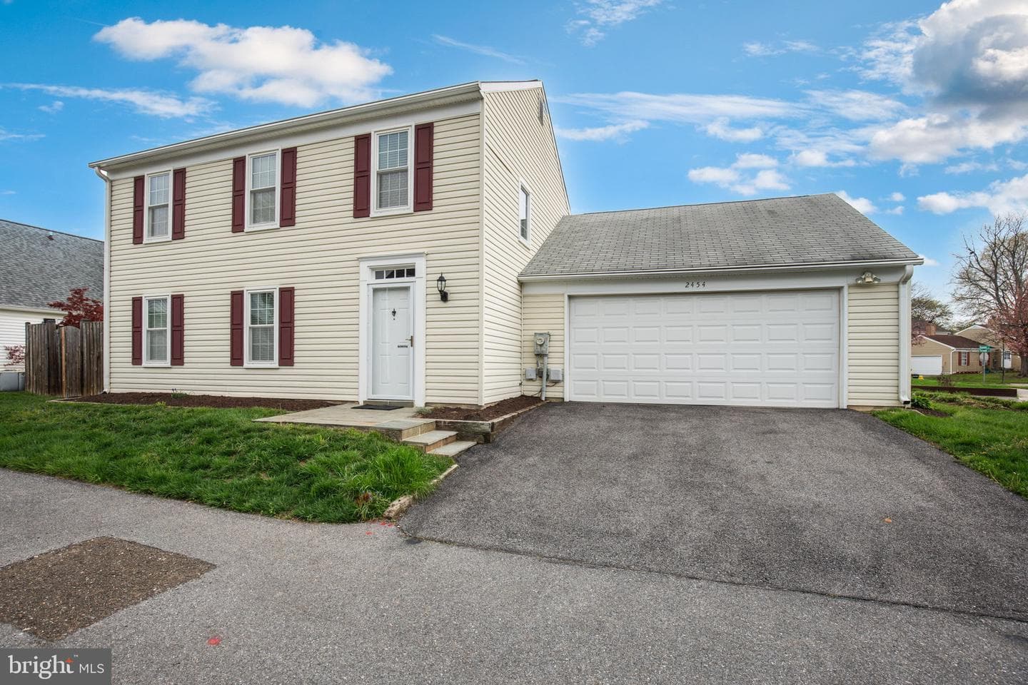 2454 Yarmouth Lane photo 3