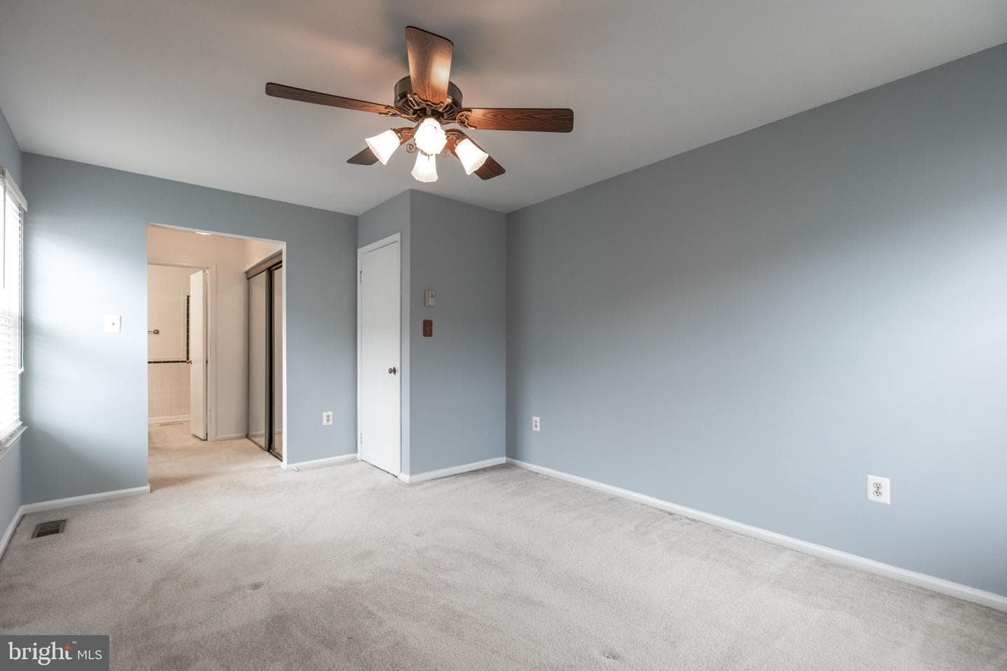 2454 Yarmouth Lane photo 31