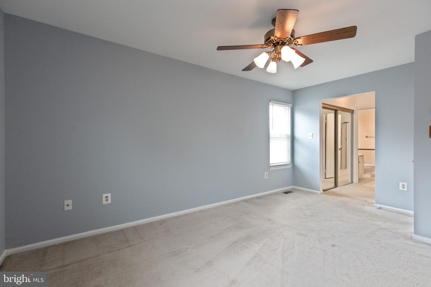 2454 Yarmouth Lane photo 32