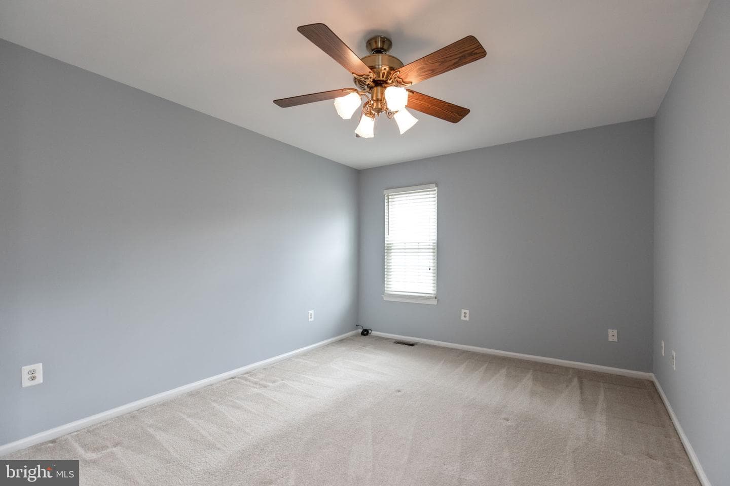 2454 Yarmouth Lane photo 33