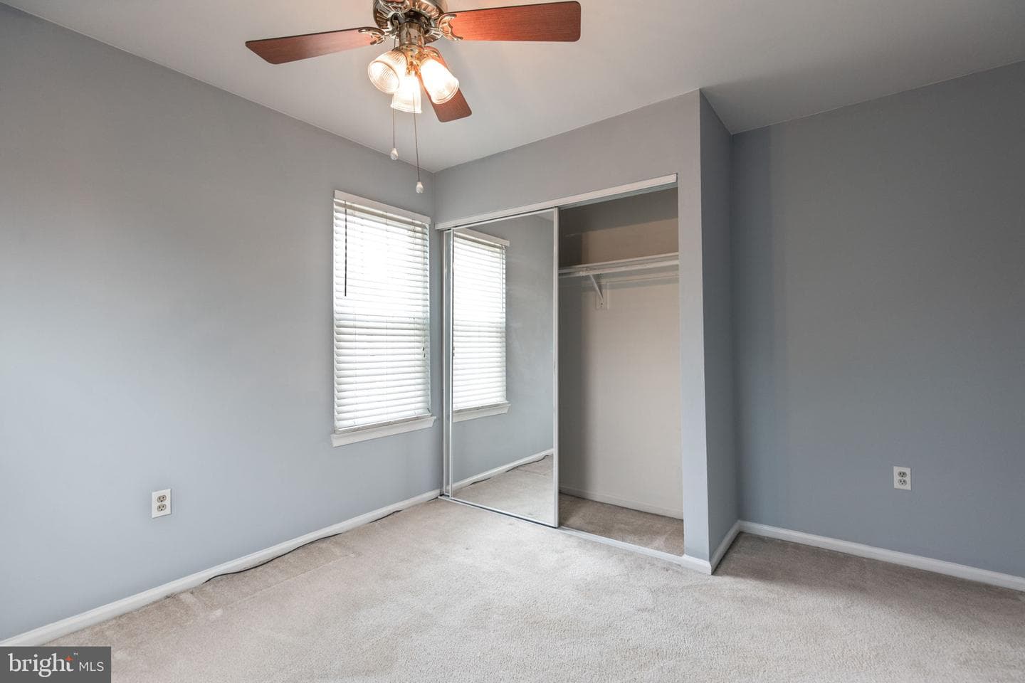 2454 Yarmouth Lane photo 34