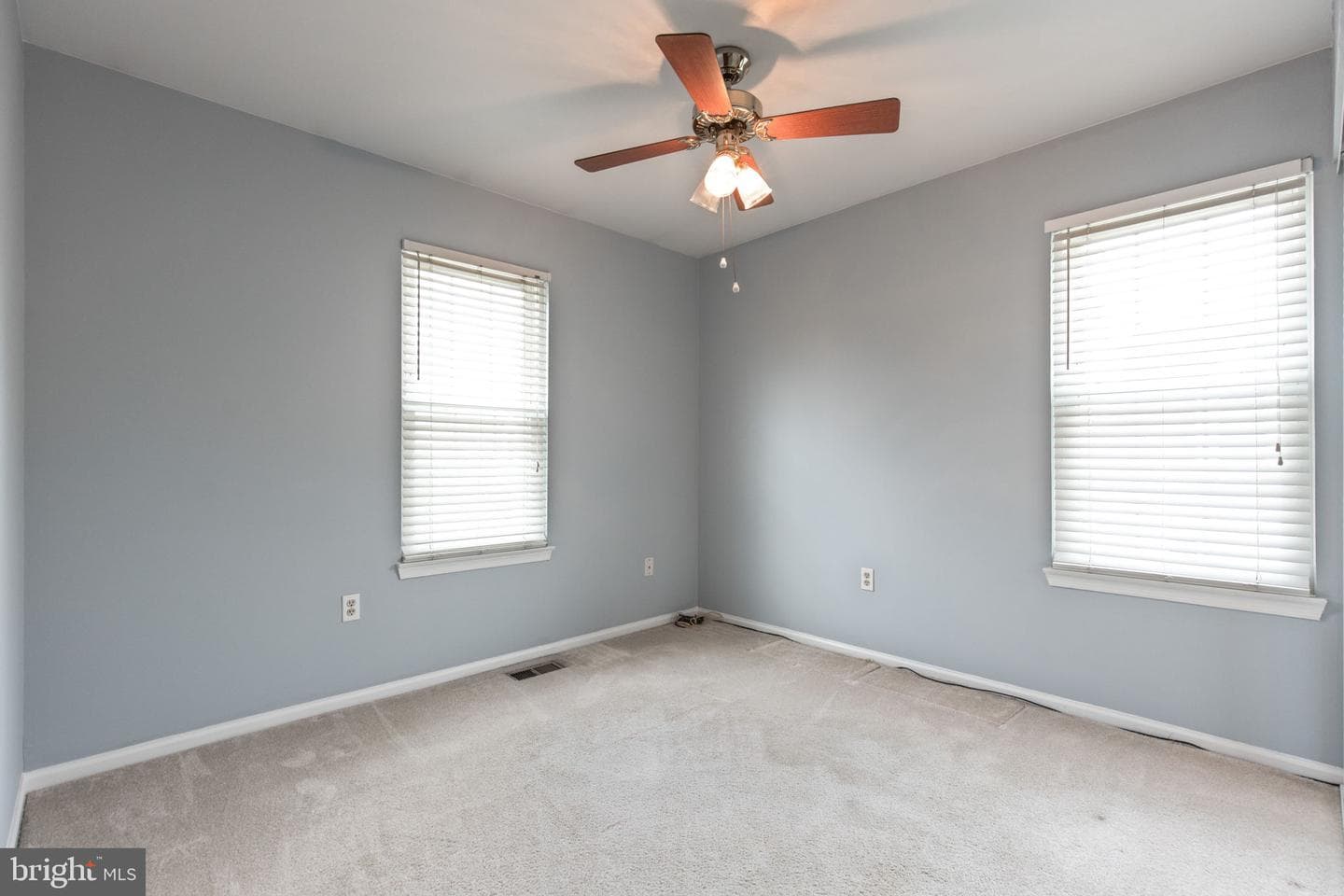 2454 Yarmouth Lane photo 35