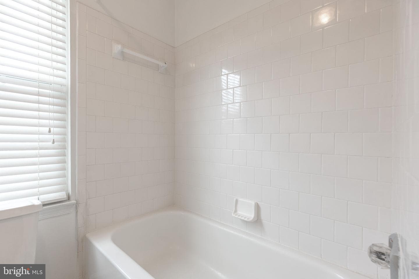 2454 Yarmouth Lane photo 36