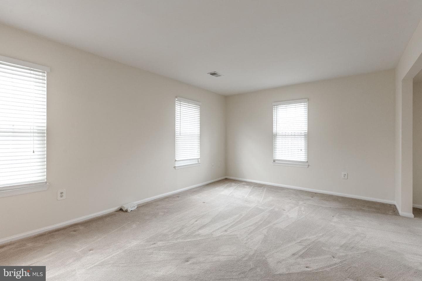 2454 Yarmouth Lane photo 6
