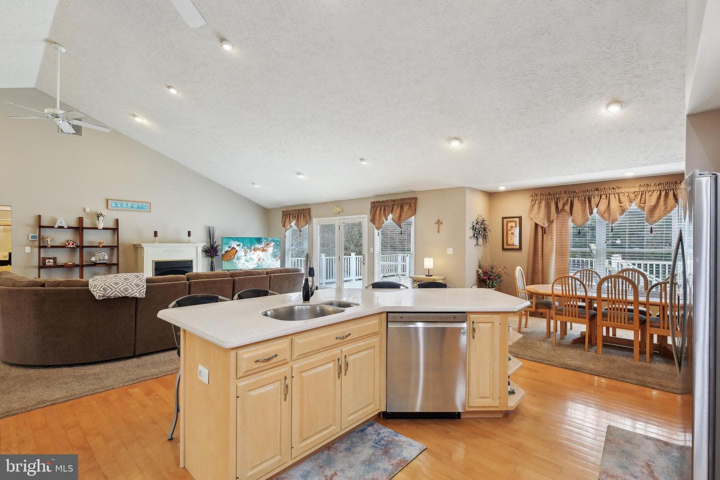 7637 Jeannine Avenue photo 27