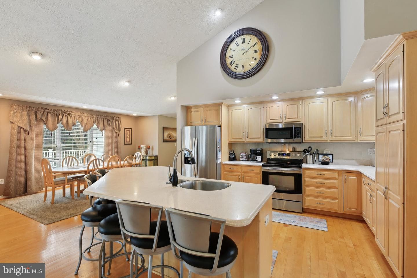 7637 Jeannine Avenue photo 30