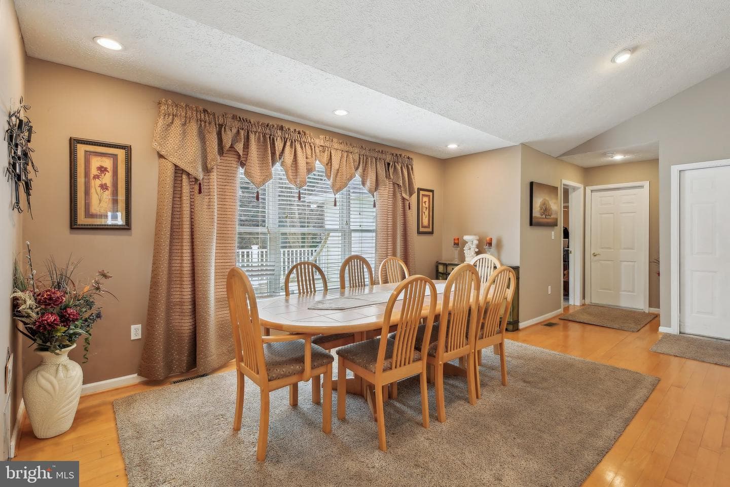 7637 Jeannine Avenue photo 31