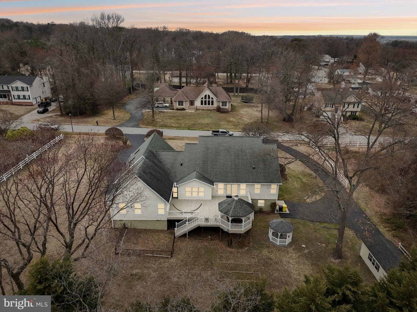 7637 Jeannine Avenue photo 44