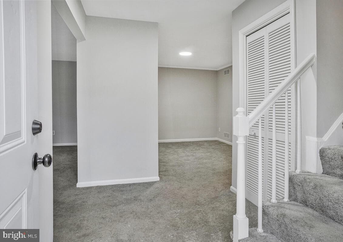 90 Stratford Drive photo 4