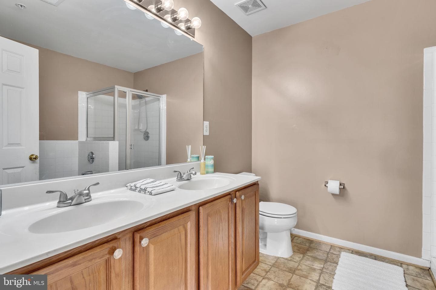 2034 Astilbe Way photo 14