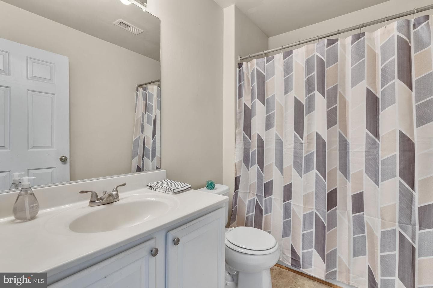2034 Astilbe Way photo 18