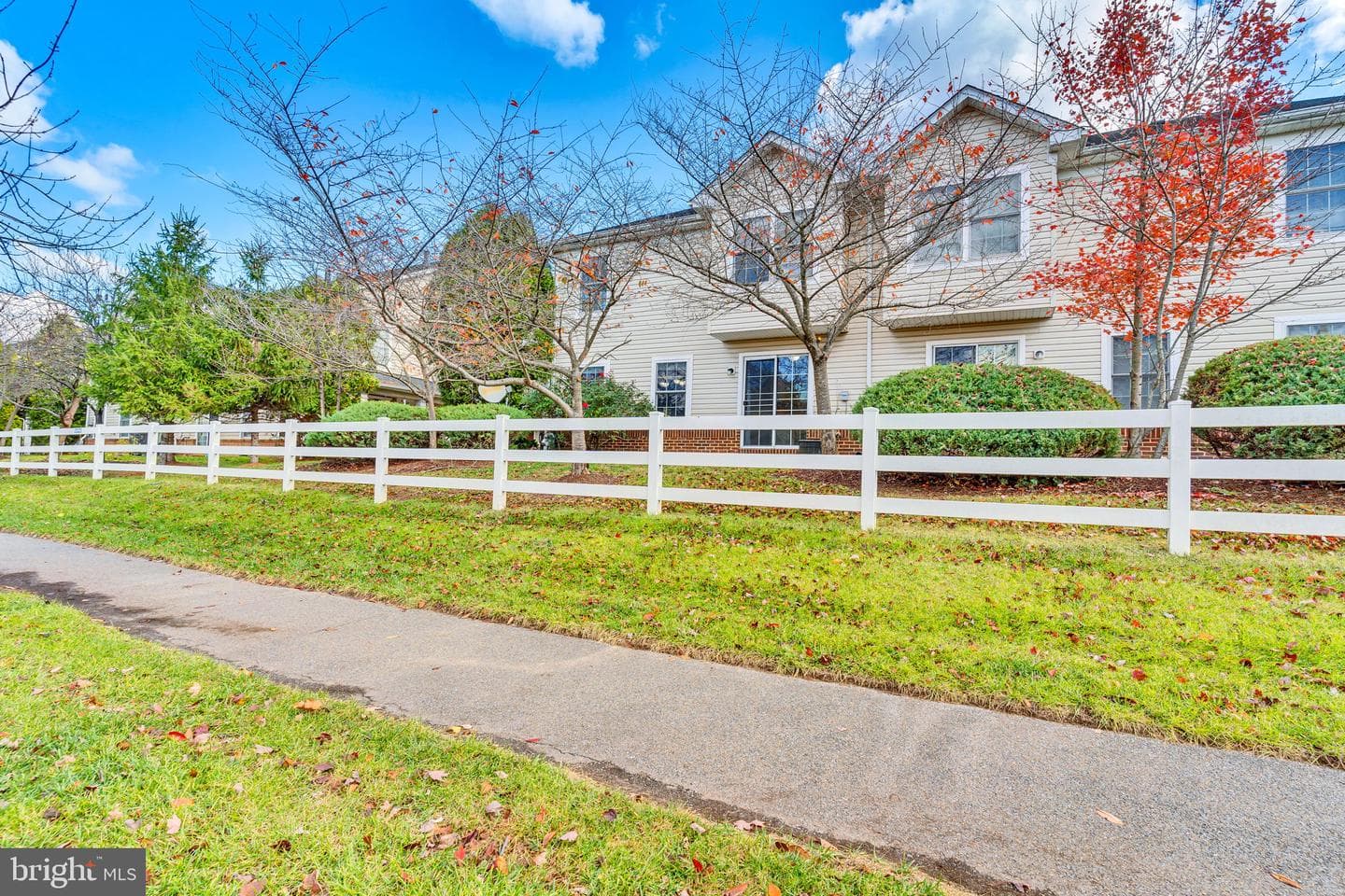 2034 Astilbe Way photo 25