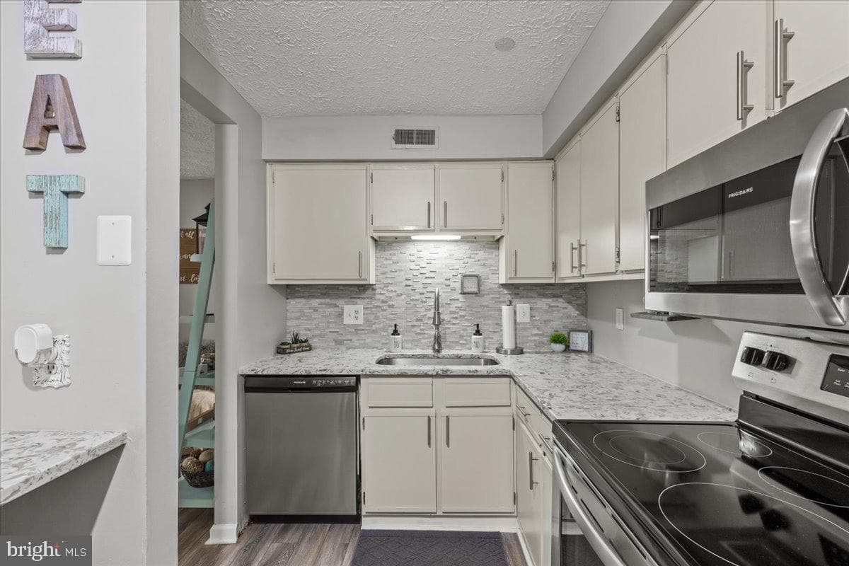 3502 Wedgewood Court #a photo 12