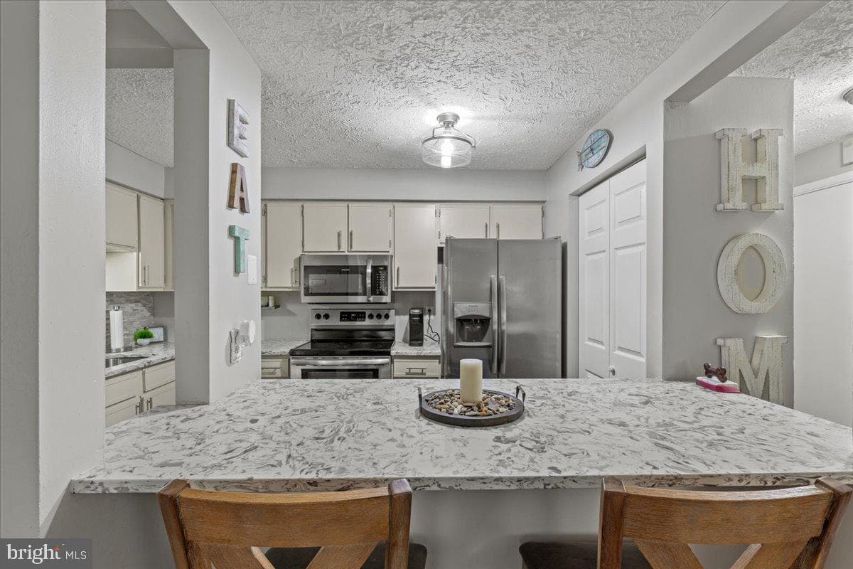 3502 Wedgewood Court #a photo 8