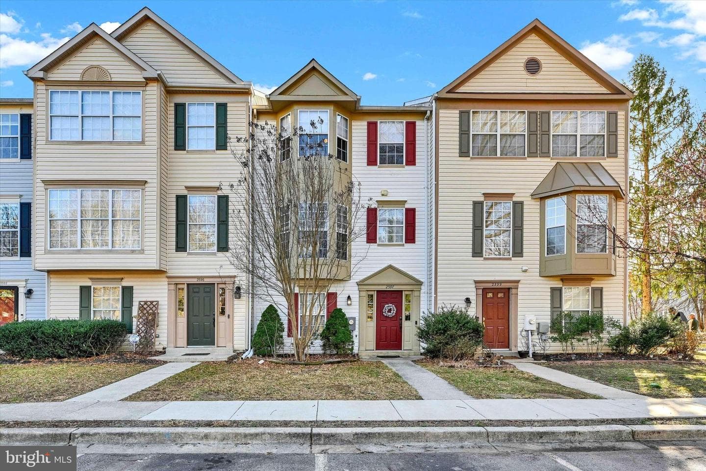2597 Ambling Circle photo 2