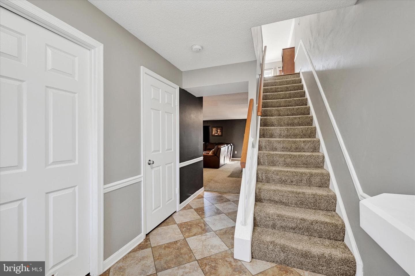 2597 Ambling Circle photo 4