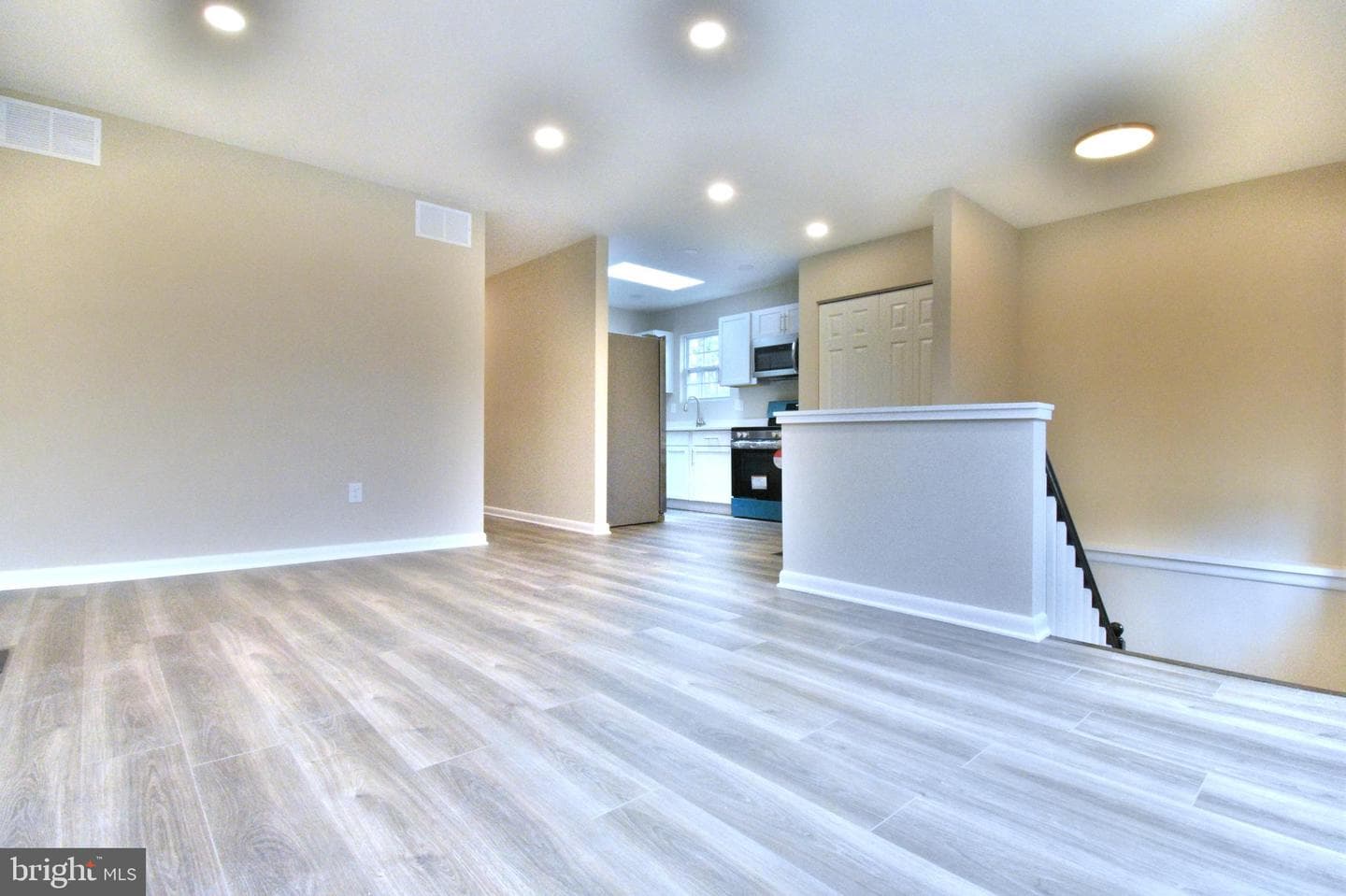 418 Rose Avenue photo 4