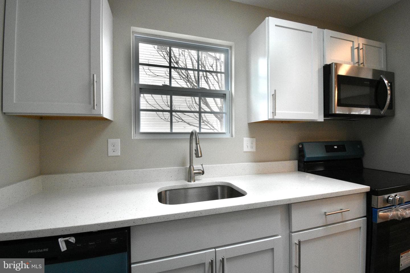 418 Rose Avenue photo 7