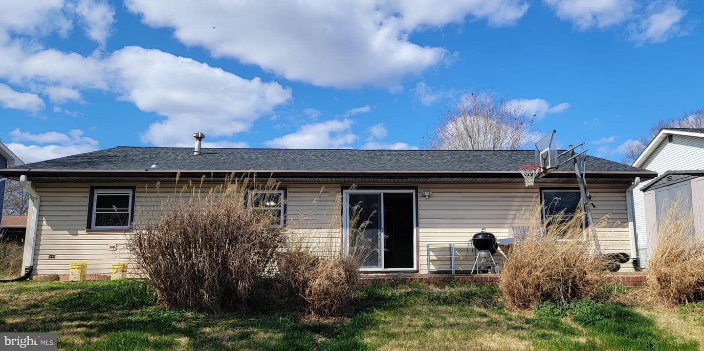 981 Summer Hill Drive photo 2