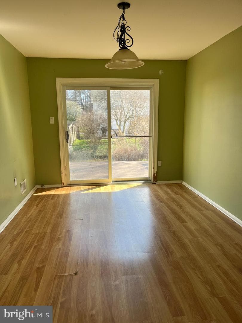 981 Summer Hill Drive photo 5