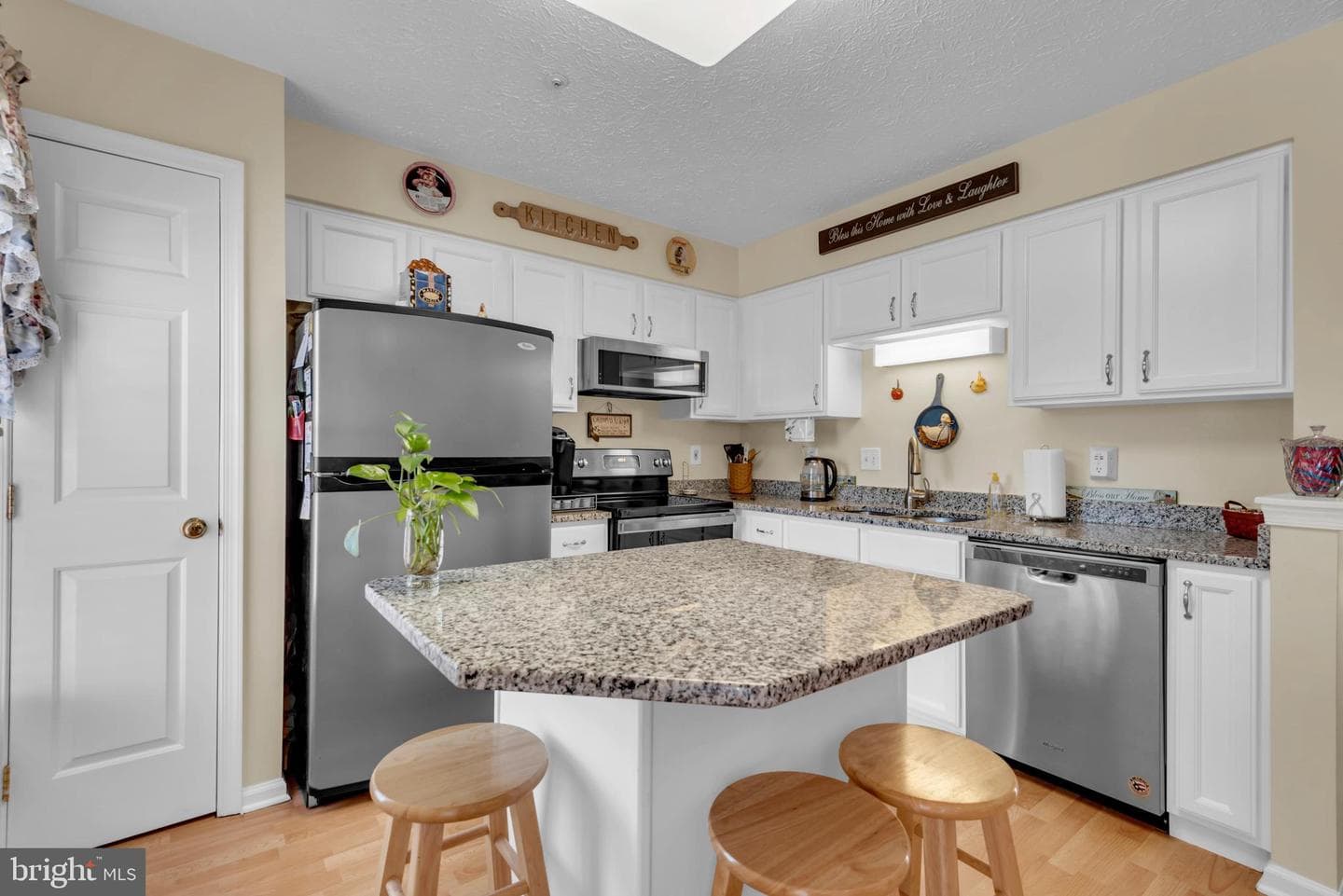 1231 Tillerman Place photo 8