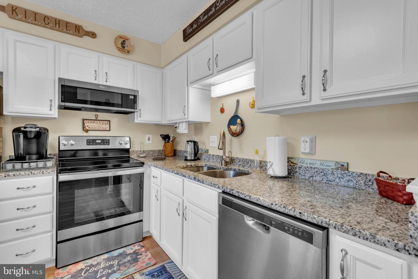 1231 Tillerman Place photo 9