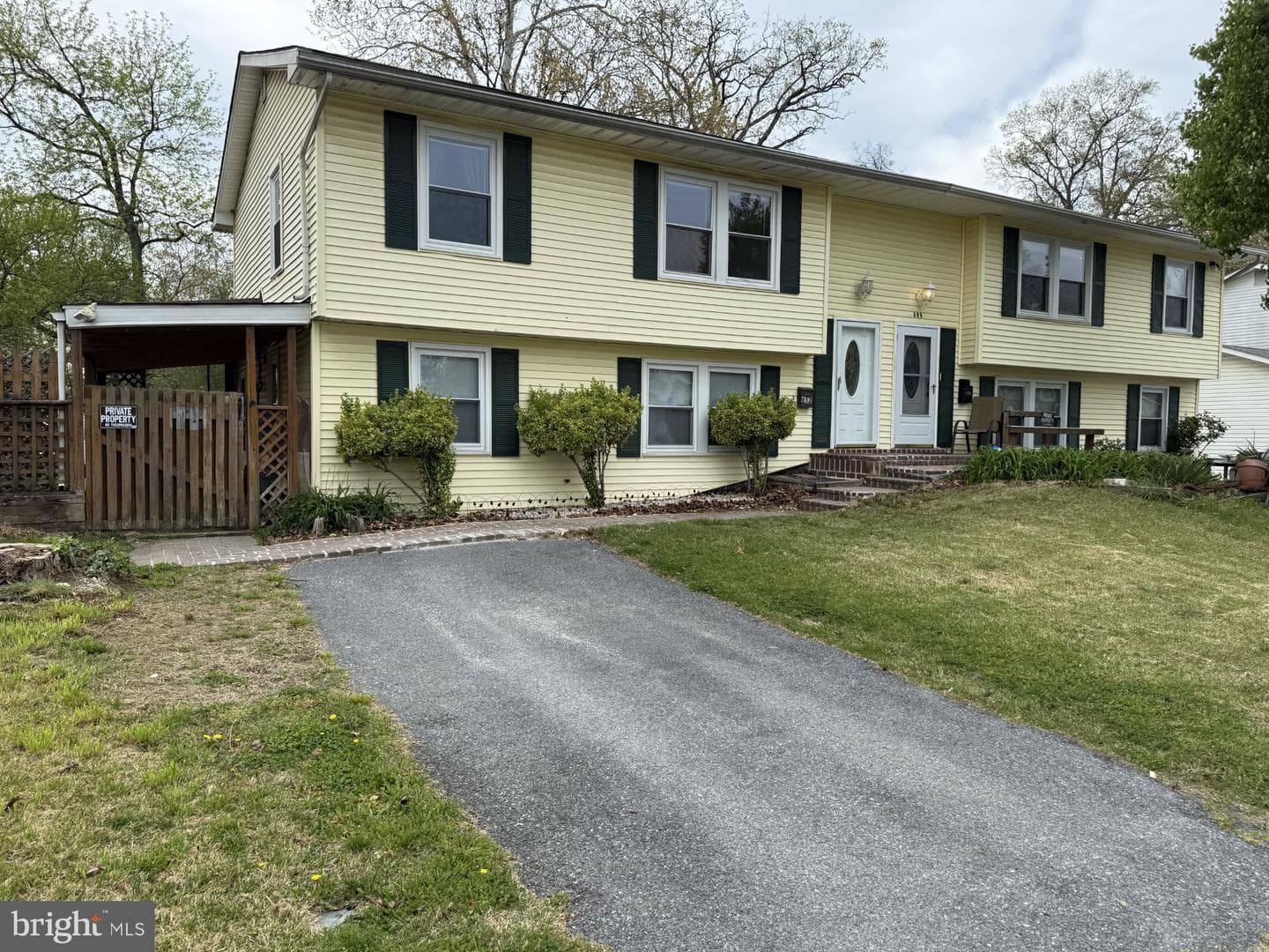 652 Chapelview Drive photo 3