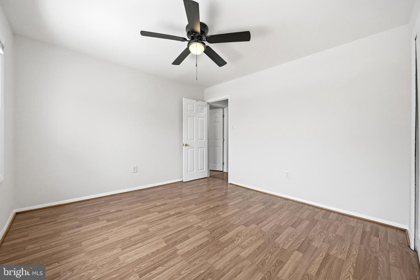 652 Chapelview Drive photo 34